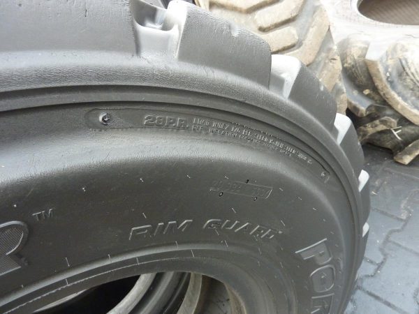 2 x Opona używana przemysłowa 12.00-20 SOLIDEAL PORTMASTER 600zł W3566 - obrazek 12