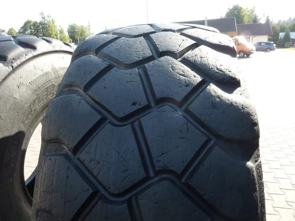 2 x Opona używana przemysłowa 23.5R25 MICHELIN XADN+ 2500zł W3579 - obrazek 5