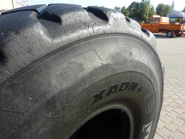2 x Opona używana przemysłowa 23.5R25 MICHELIN XADN+ 2500zł W3579 - obrazek 8