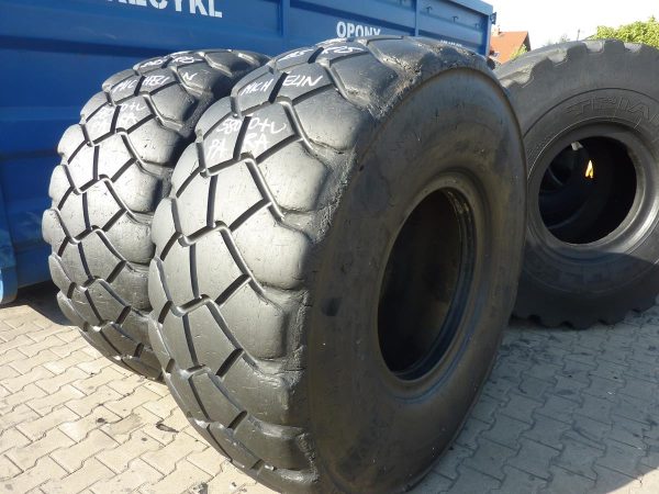 2 x Opona używana przemysłowa 23.5R25 MICHELIN XADN+ 2500zł W3579 - obrazek 14