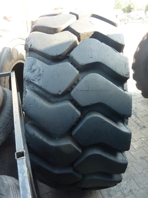 Opona używana przemysłowa 23.5R25 BRIDGESTONE SUPER DEEP VSDT 4000zł W3581 - obrazek 3