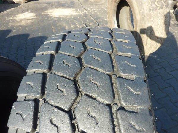 Opona używana ciężarowa 385/65R22.5 KUMHO KMA12; 700zł C2136 - obrazek 5