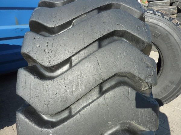 Opona używana przemysłowa 26.5-25 KUMHO HARD ROCK SERVICE 2000zł W3586 - obrazek 5