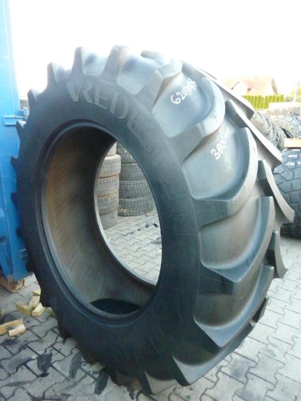 Opona używana rolnicza 620/70R42 VREDESTEIN TRAXION+ 3000zł W3611 - obrazek 2