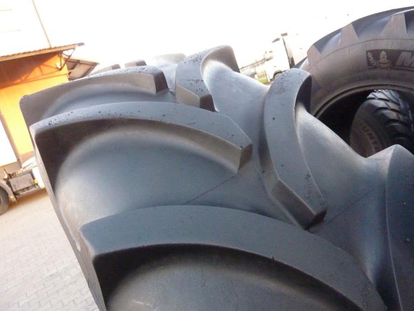Opona używana rolnicza 620/70R42 VREDESTEIN TRAXION+ 3000zł W3611 - obrazek 12