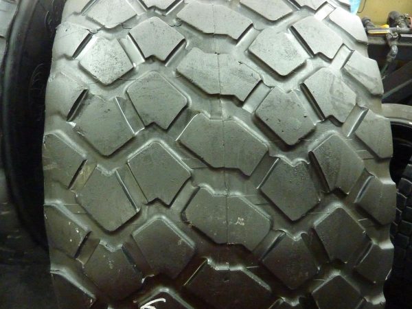 2x Opona używana rolnicza 600/65R26.5 MICHELIN CARGO X BIB 1500zł W3626 - obrazek 2
