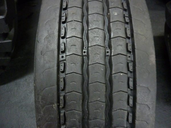 Opona używana ciężarowa 265/70R19.5 MICHELIN X MULTI 450zł C2161 - obrazek 2