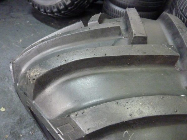 Opona używana rolnicza 31x15.5-15 MRL MTR600; 500zł W3647 - obrazek 9
