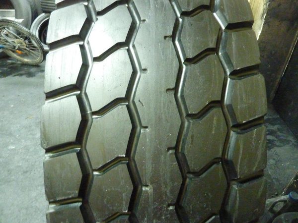 Opona używana przemysłowa 525/80R25 MICHELIN XCG 1500zł W3656 - obrazek 4