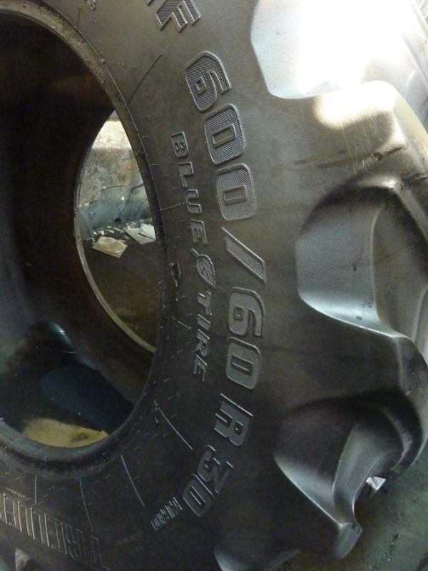 2x Opona używana rolnicza 600/60R30 TRELLEBORG TM1060; 2600zł W3663 - obrazek 2