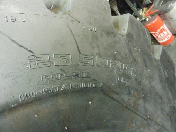 Opona używana przemysłowa 23.5R25 GOODYEAR UNISTEL RT-50; 4000zł W3667 - obrazek 10