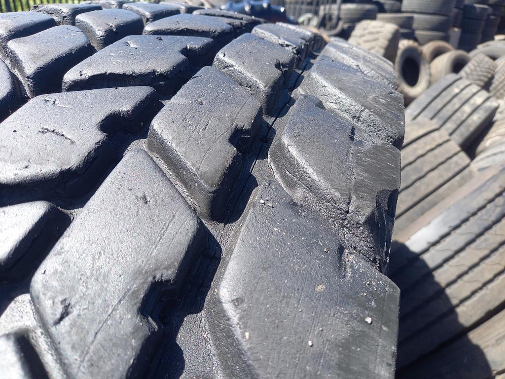 Opona używana przemysłowa 385/95R25 MICHELIN X-CRANE AT 1000zł W5037 - obrazek 5