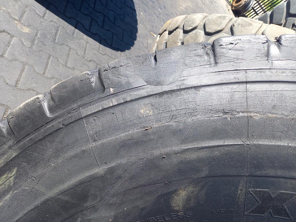 Opona używana przemysłowa 385/95R25 MICHELIN X-CRANE AT 1000zł W5037 - obrazek 14