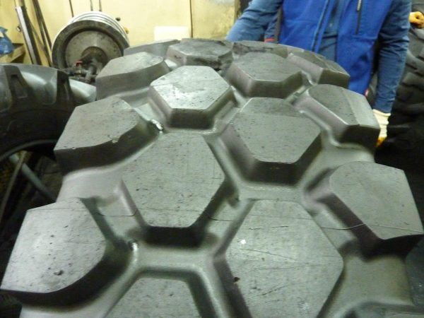 Opona używana przemysłowa 375/90R22.5 GOOYEAR OFF ROAD ORD 900zł W3678 - obrazek 9