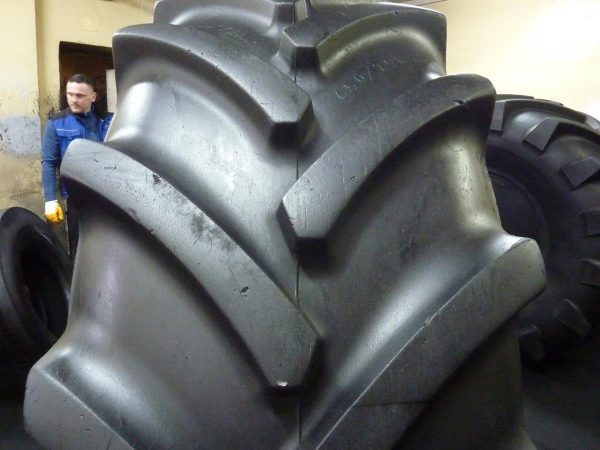 Opona używana rolnicza 650/75R38 GOODYEAR OPTITRAC R+ 2500zł W3686 - obrazek 3