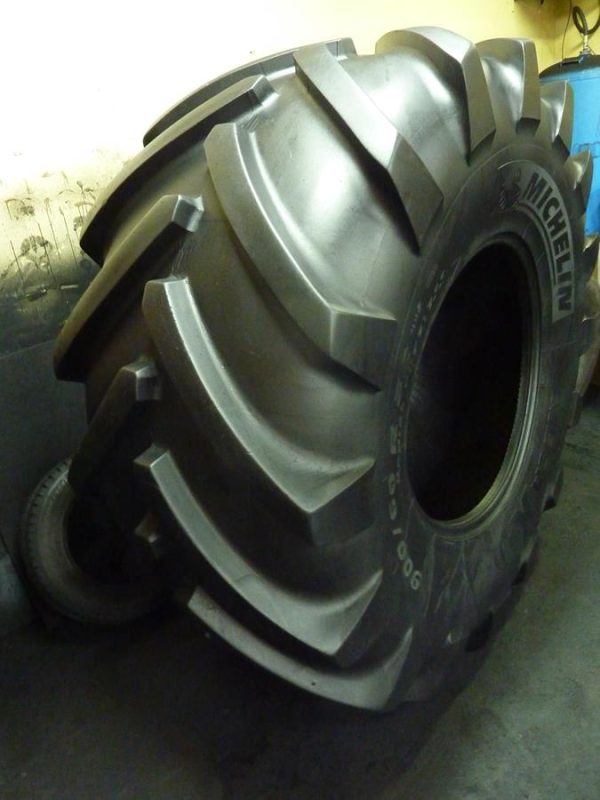 Opona używana rolnicza 900/60R32 MICHELIN MEGAXBIB 5800zł W3687 - obrazek 10