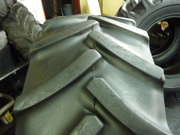 Opona używana rolnicza 440/65R28 MITAS AC65; 1300zł W3698 - obrazek 3