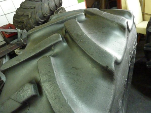 Opona używana rolnicza 440/65R28 MITAS AC65; 1300zł W3698 - obrazek 4