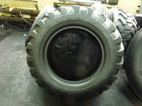 Opona używana przemysłowa 15.5-25 GOODYEAR SGL 4S 1200zł W3701 - obrazek 2