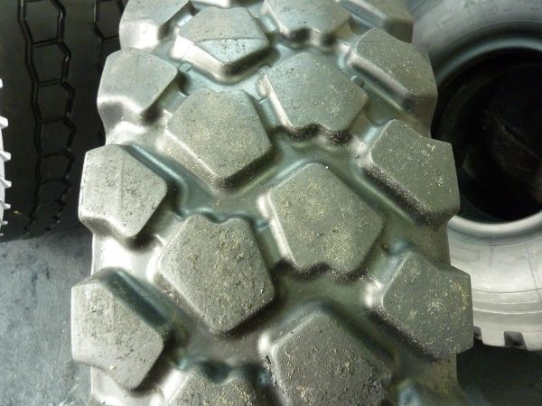 2x Opona używana przemysłowa 14.00R20 MICHELIN XZL 800zł W3724 - obrazek 2