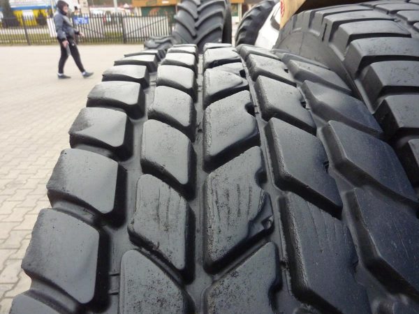 Opona używana przemysłowa 385/95R25 MICHELIN X-CRANE AT 2800zł W3732 - obrazek 7