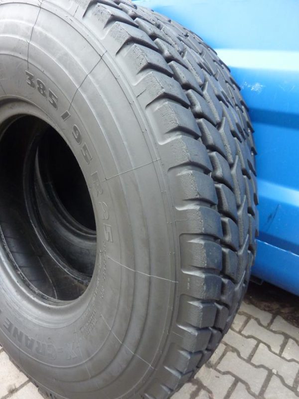 Opona używana przemysłowa 385/95R25 MICHELIN X-CRANE AT 2800zł W3732 - obrazek 14