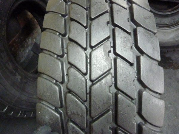 2x Opona używana przemysłowa 385/95R25 MICHELIN X-CRANE+ 2400zł W3736 - obrazek 5