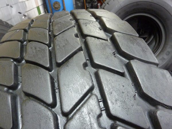 2x Opona używana przemysłowa 385/95R25 MICHELIN X-CRANE+ 2400zł W3736 - obrazek 8