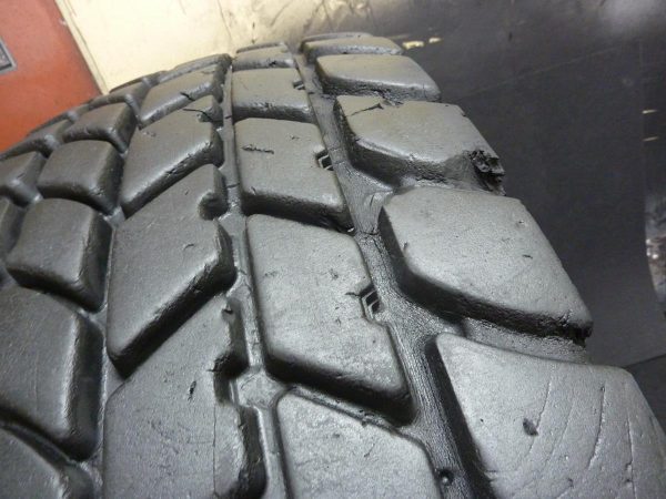Opona używana przemysłowa 385/95R25 MICHELIN X-CRANE AT 1800zł W3747 - obrazek 4
