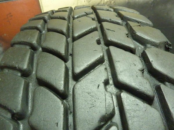 Opona używana przemysłowa 385/95R25 MICHELIN X-CRANE AT 1800zł W3747 - obrazek 6