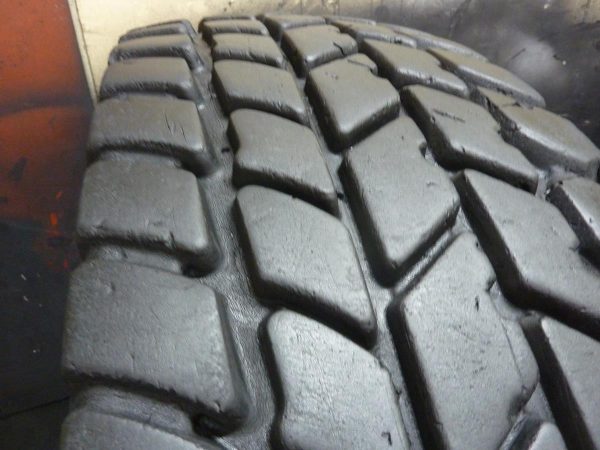 Opona używana przemysłowa 385/95R25 MICHELIN X-CRANE AT 1800zł W3747 - obrazek 9