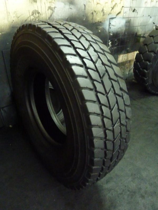Opona używana przemysłowa 385/95R25 MICHELIN X-CRANE AT 1800zł W3747 - obrazek 10