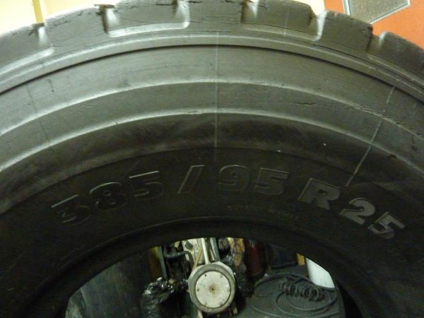 Opona używana przemysłowa 385/95R25 MICHELIN X-CRANE AT 1800zł W3747 - obrazek 15