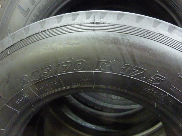 Opona używana ciężarowa 245/70R17.5 MATADOR MASSIVE TH2; 500zł C2217 - obrazek 3