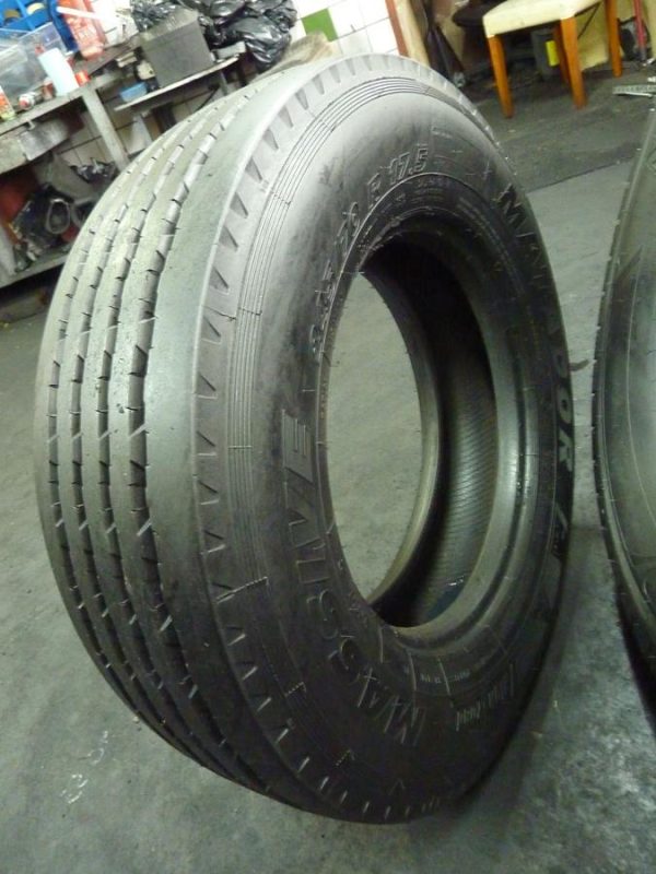 Opona używana ciężarowa 245/70R17.5 MATADOR MASSIVE TH2; 500zł C2217 - obrazek 2