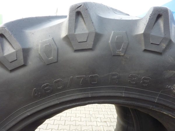 2x Opona używana rolnicza 480/70R38 PIRELLI TM700; 1400zł W3762 - obrazek 2