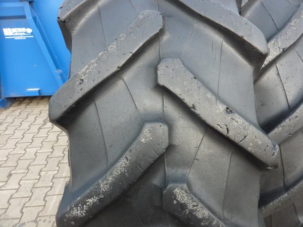 2x Opona używana rolnicza 480/70R38 PIRELLI TM700; 1400zł W3762 - obrazek 4