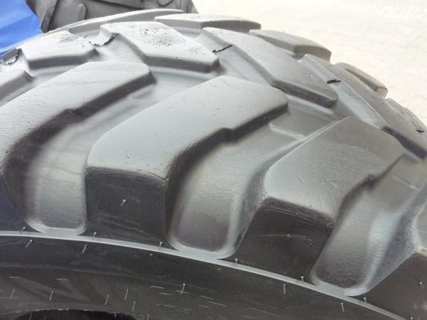 Opona używana przemysłowa 460/70R24 17.5/70R24 VREDESTAIN ENDURION 1000zł W3820 - obrazek 8