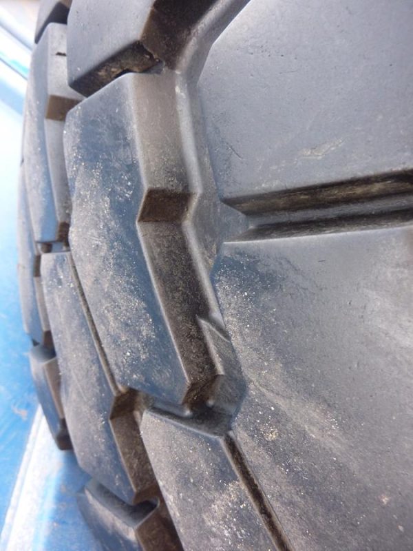 Opona używana przemysłowa 395/85R20 CONTINENTAL HCS 900zł W3837 - obrazek 7