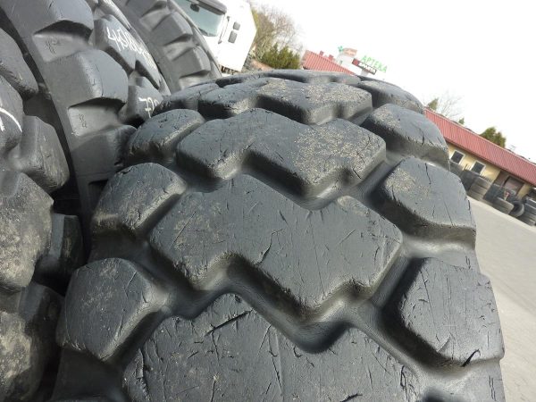 4x Opona używana przemysłowa 17.5R25 445/80R25 JCB EARTHMOVER 1800zł W3839 - obrazek 6