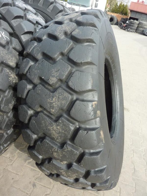 4x Opona używana przemysłowa 17.5R25 445/80R25 JCB EARTHMOVER 1800zł W3839 - obrazek 11