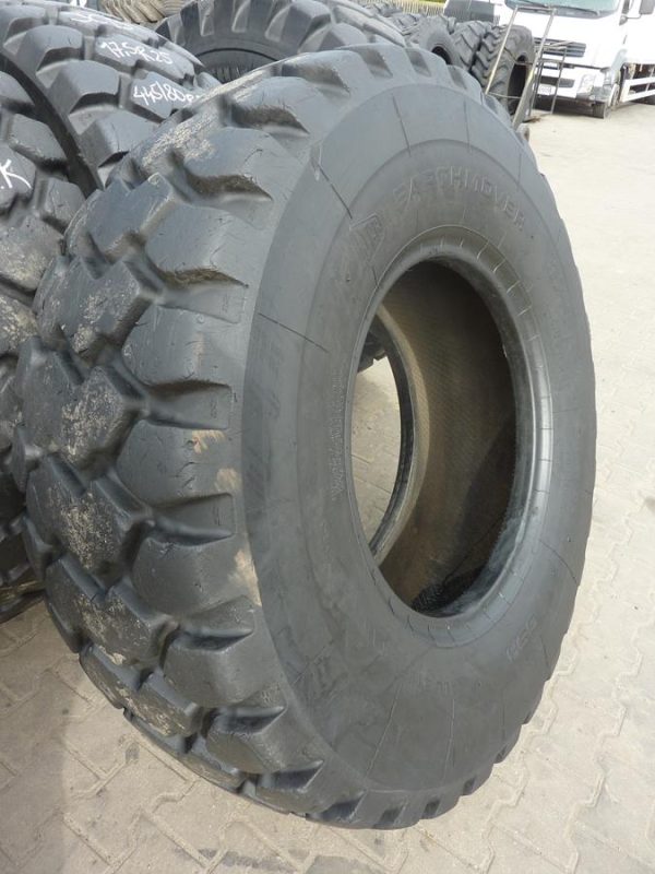 4x Opona używana przemysłowa 17.5R25 445/80R25 JCB EARTHMOVER 1800zł W3839 - obrazek 12
