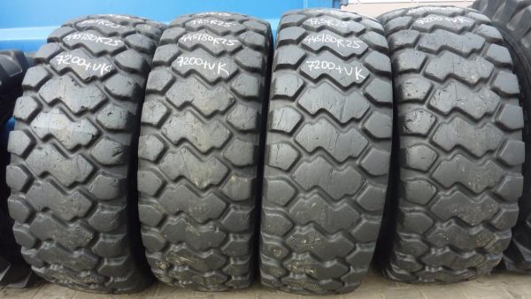 4x Opona używana przemysłowa 17.5R25 445/80R25 JCB EARTHMOVER 1800zł W3839
