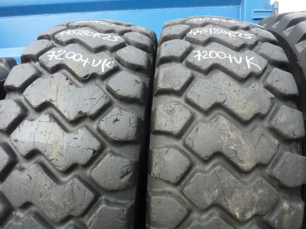 4x Opona używana przemysłowa 17.5R25 445/80R25 JCB EARTHMOVER 1800zł W3839 - obrazek 15