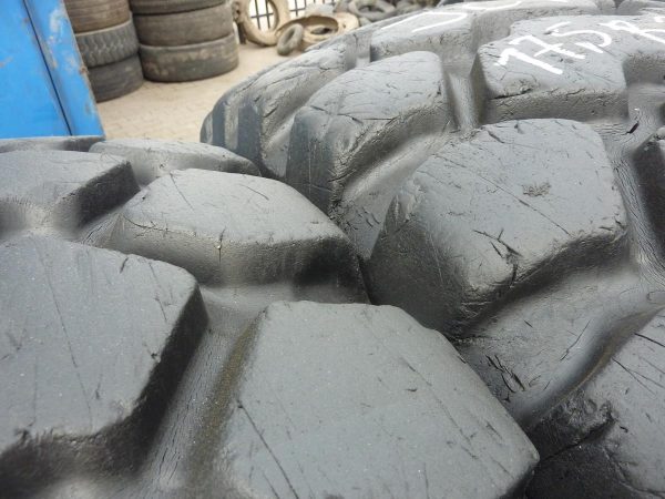 4x Opona używana przemysłowa 17.5R25 445/80R25 JCB EARTHMOVER 1800zł W3839 - obrazek 16