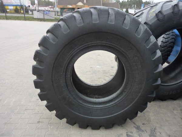 Opona używana przemysłowa 23.5-25 NEUMASTER 1400zł W3843 - obrazek 2