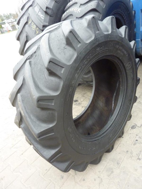 Opona używana przemysłowa 15.5-24 JCB SITEMASTER 500zł W3844 - obrazek 11