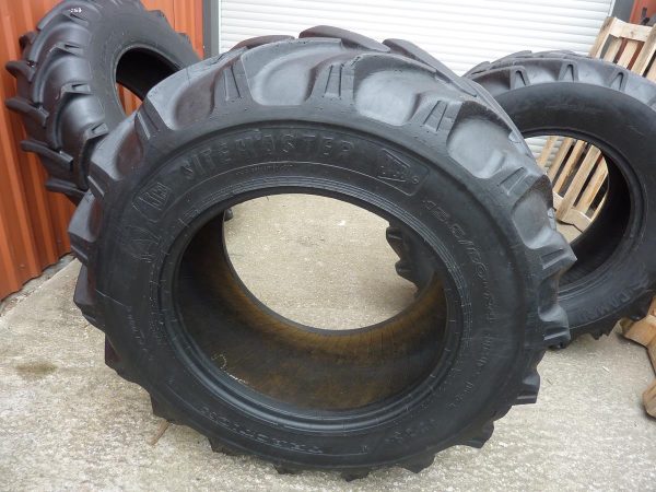 Opona używana rolnicza/przemysł 15.5/80-24 JCB SITEMASTER 800zł W3858 - obrazek 2