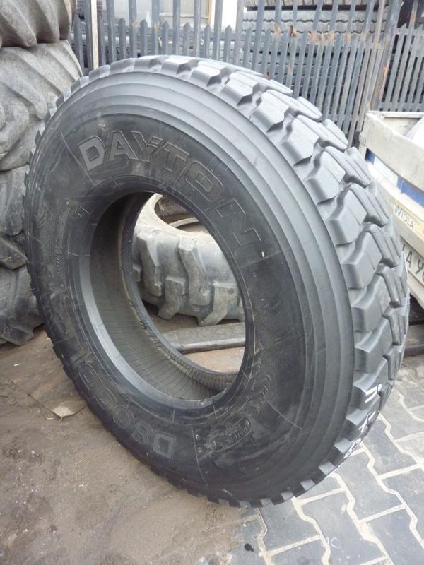 Opona używana ciężarowa 13R22.5 DAYTON D8000; 800zł C2229 - obrazek 2