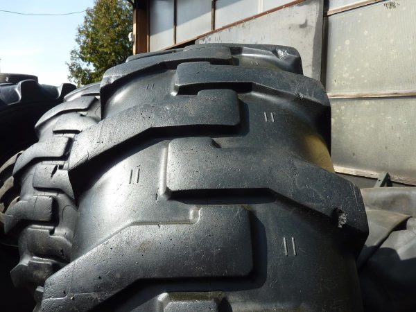 2x Opona używana przemysłowa 16.9-28 MITAS TRACTOR INDUSTRIAL TI06 1100zł W3870 - obrazek 4